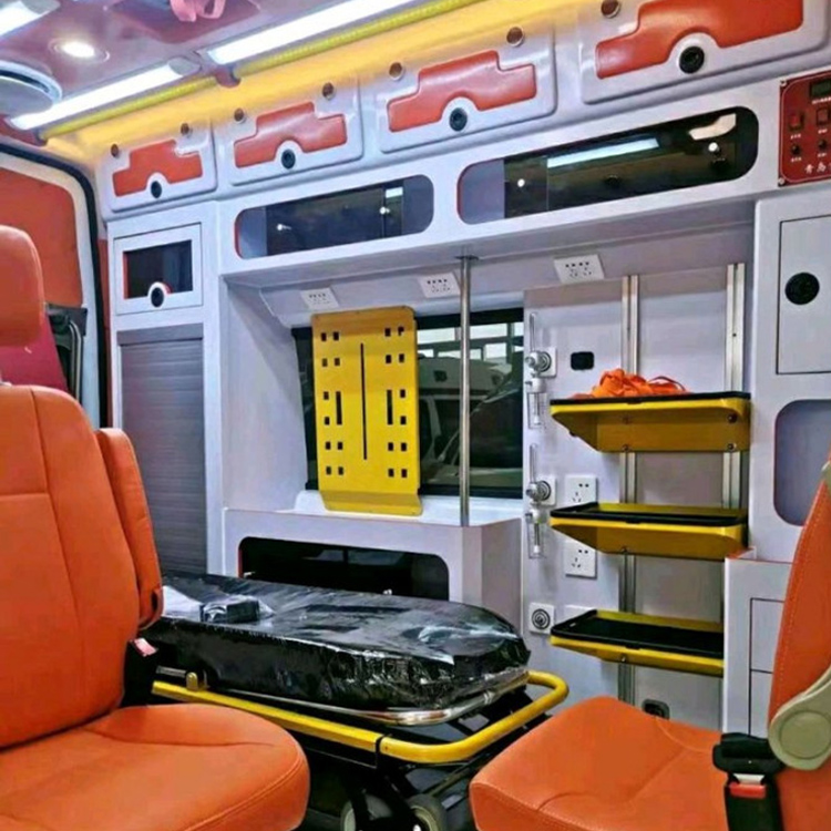 靖西长途救护车护送病人租赁价格